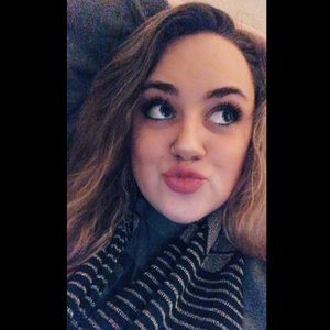 Meet your Posher, Kayla